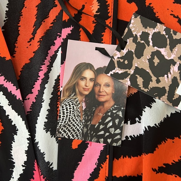 Women's Long Satin Disco Zebra Pink Robe - DVF x Target XXS NWT - Picture 6 of 7